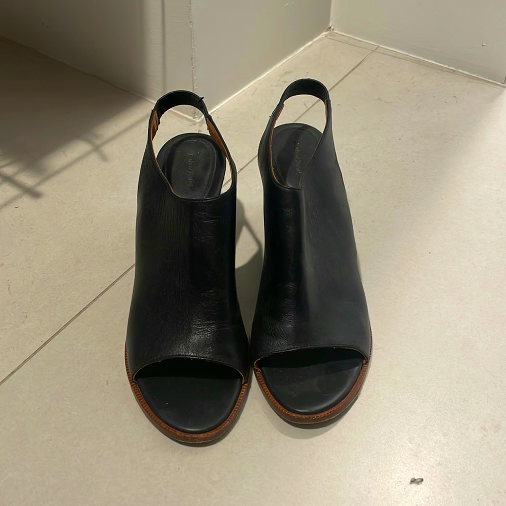 & Other Stories Black genuine leather Mules size 8